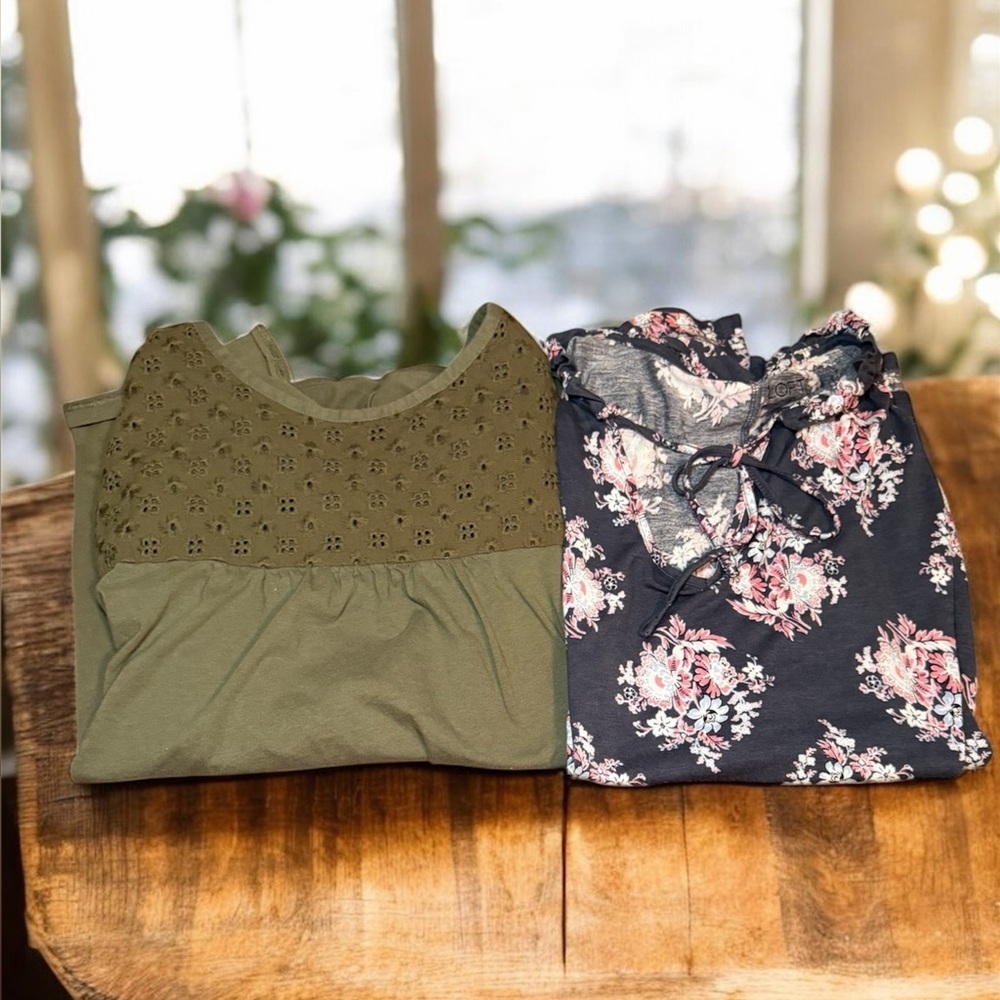 Loft Short Sleeve 2 Top Bundle Size Large. Green Eyelet & Grey Floral Top